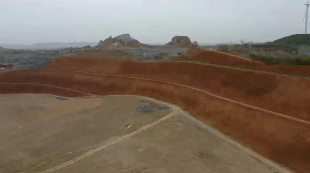 5.江苏省第二地质工程勘察院岩土施工事业部+睢宁县姚集镇太平山南侧关闭露采矿山地质环境治理项目.jpg